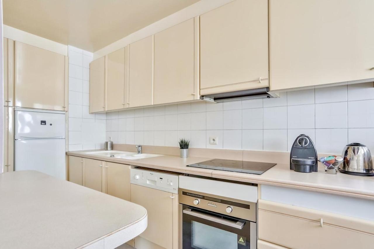 Appartement Quartier Arc De Triomphe Free Netflix Paris Bagian luar foto