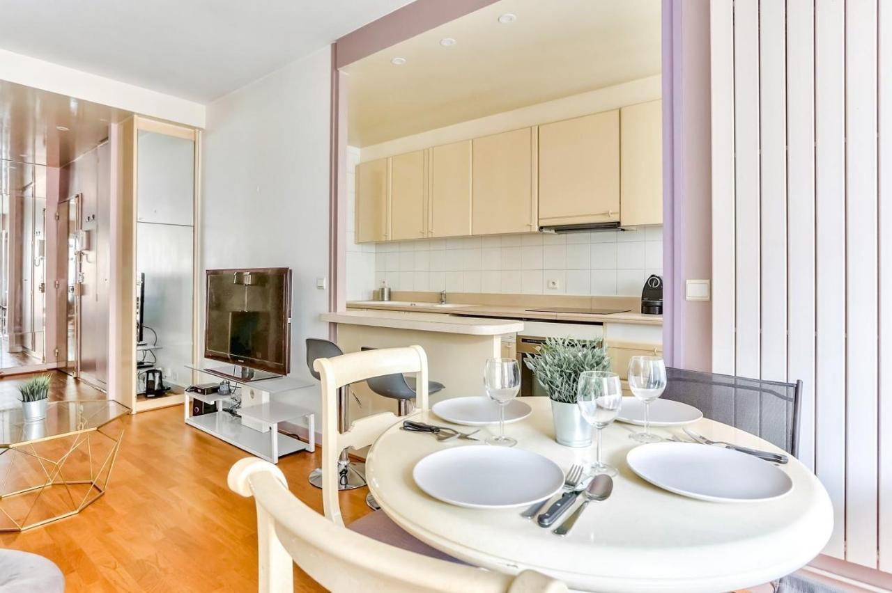 Appartement Quartier Arc De Triomphe Free Netflix Paris Bagian luar foto